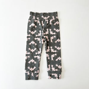 
            
                Load image into Gallery viewer, Starry Bat Organic Joggers - BohemianBabies
            
        