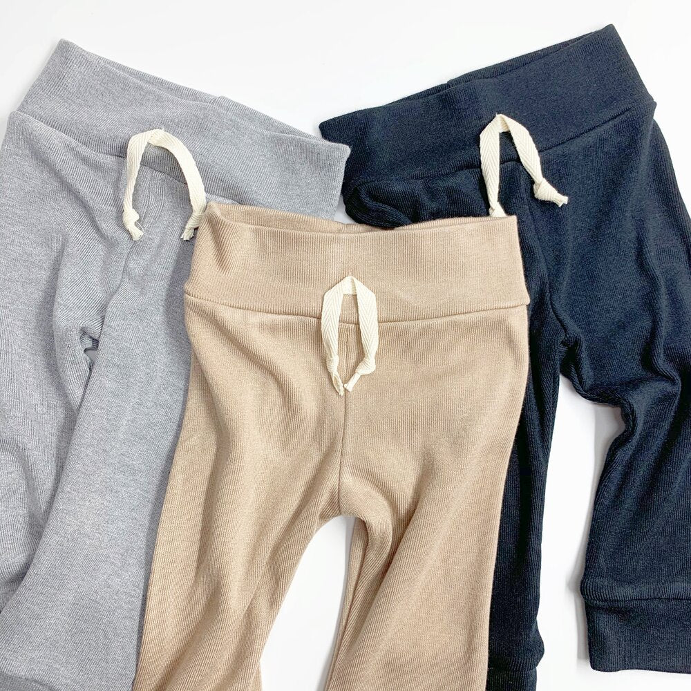 
            
                Load image into Gallery viewer, Grey Cloud Solid Joggers - BohemianBabies
            
        