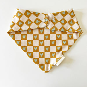 Checkered Hearts Organic Bandana Bib - BohemianBabies