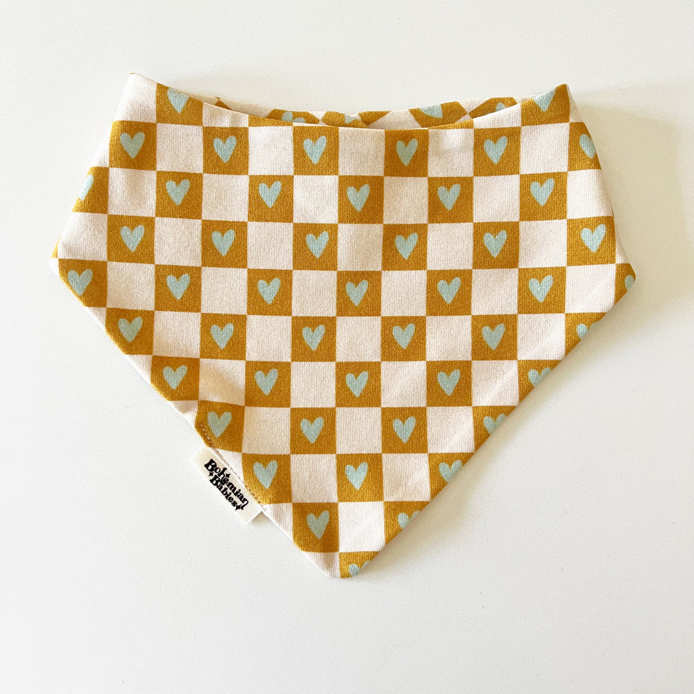 Checkered Hearts Organic Bandana Bib - BohemianBabies